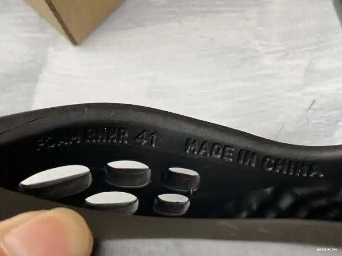 Foam Slide Runner Yeezy 0701